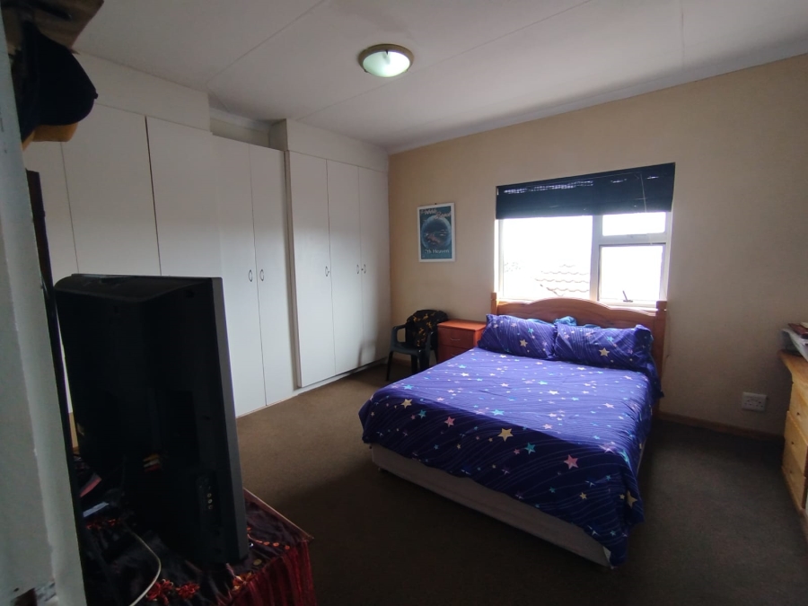 To Let 1 Bedroom Property for Rent in Country Club Western Cape